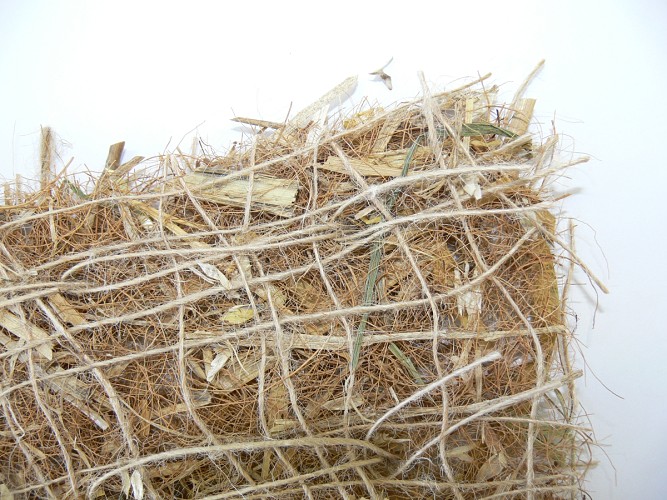 Slamená a kokosová mulčovacia rohož